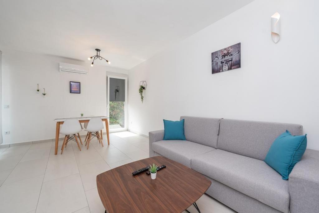 Apartments House Novel Novalja Εξωτερικό φωτογραφία